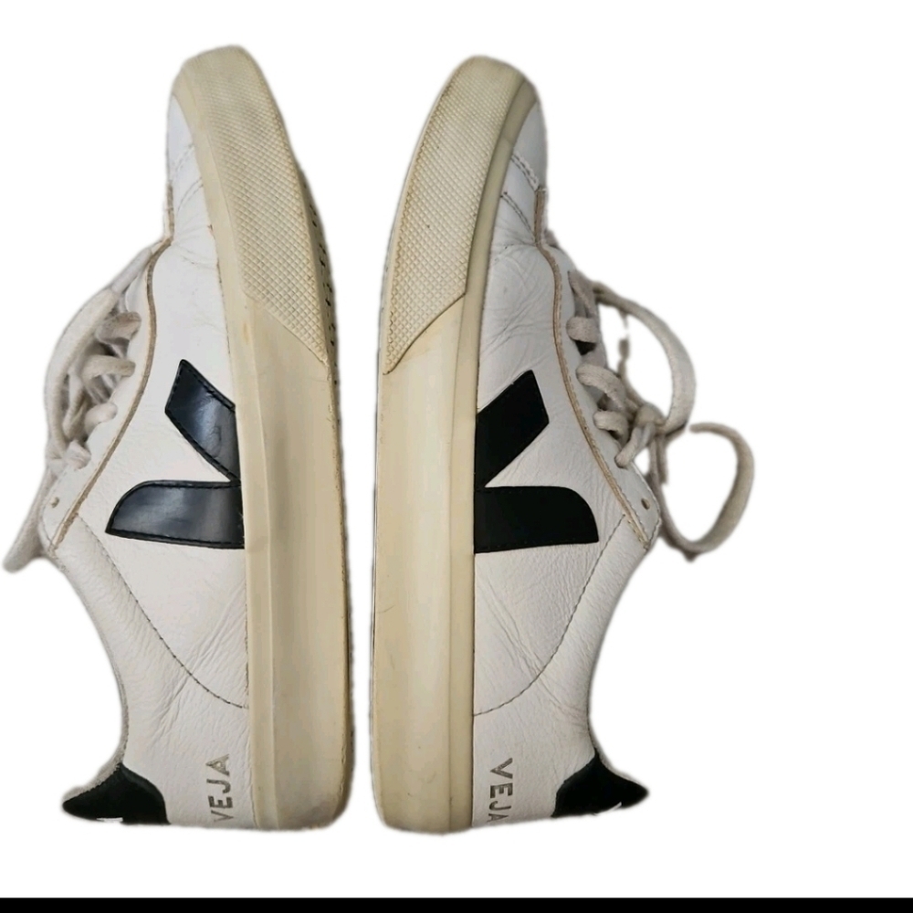 VEJA Womens White & Black Campo Leather Sustainable Designer Sneakers 6 - Picture 9 of 16